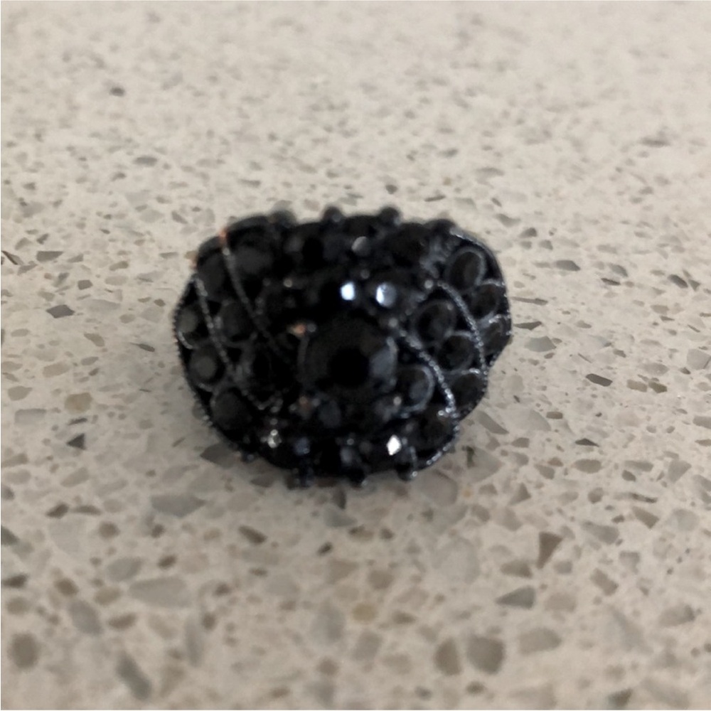 BLACK ELEGANT RING - Picture 3 of 4